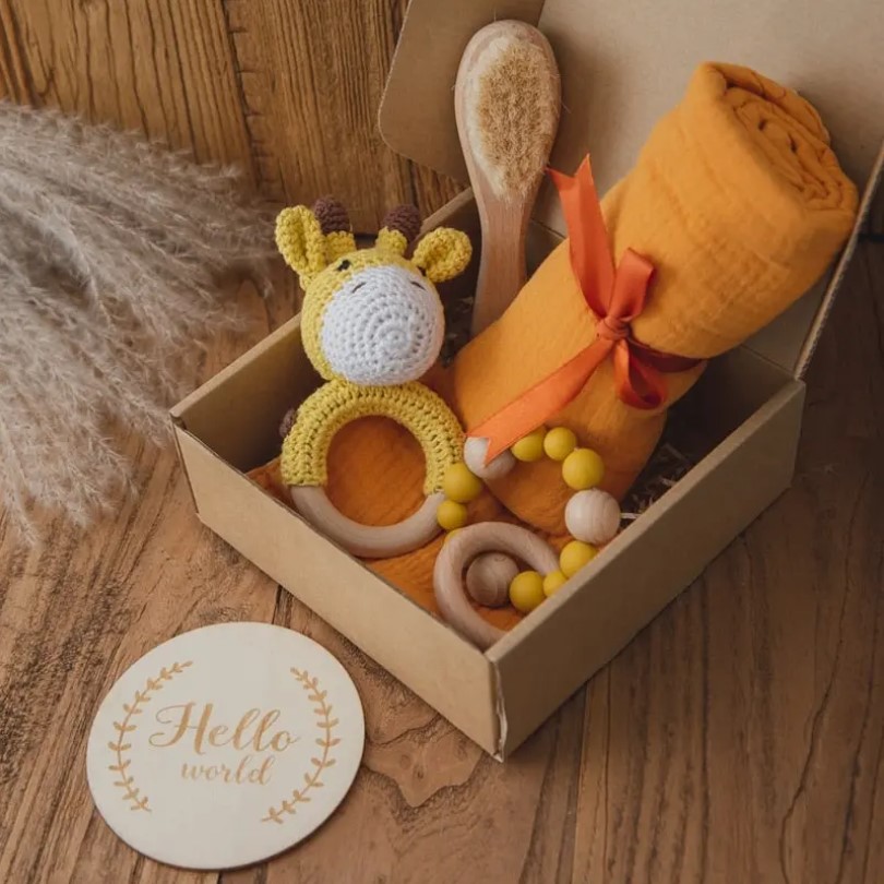 coffret-de-naissance-girafe-fraise-chocolat-1.jpg